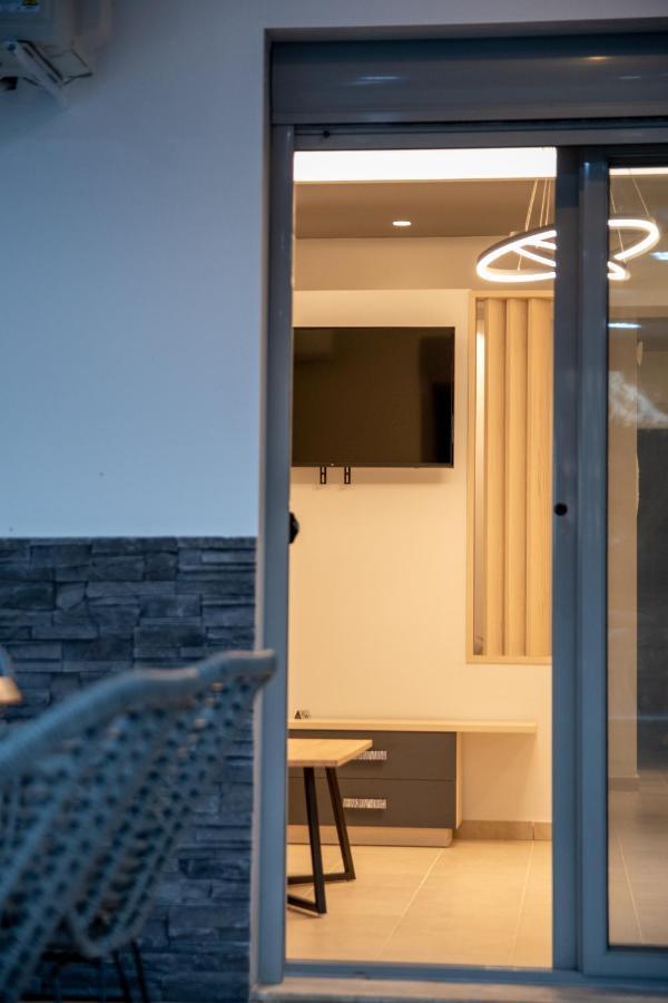 Sithoniars Luxury Ground Floor Apartment With Private Garden Неос Мармарас Екстериор снимка